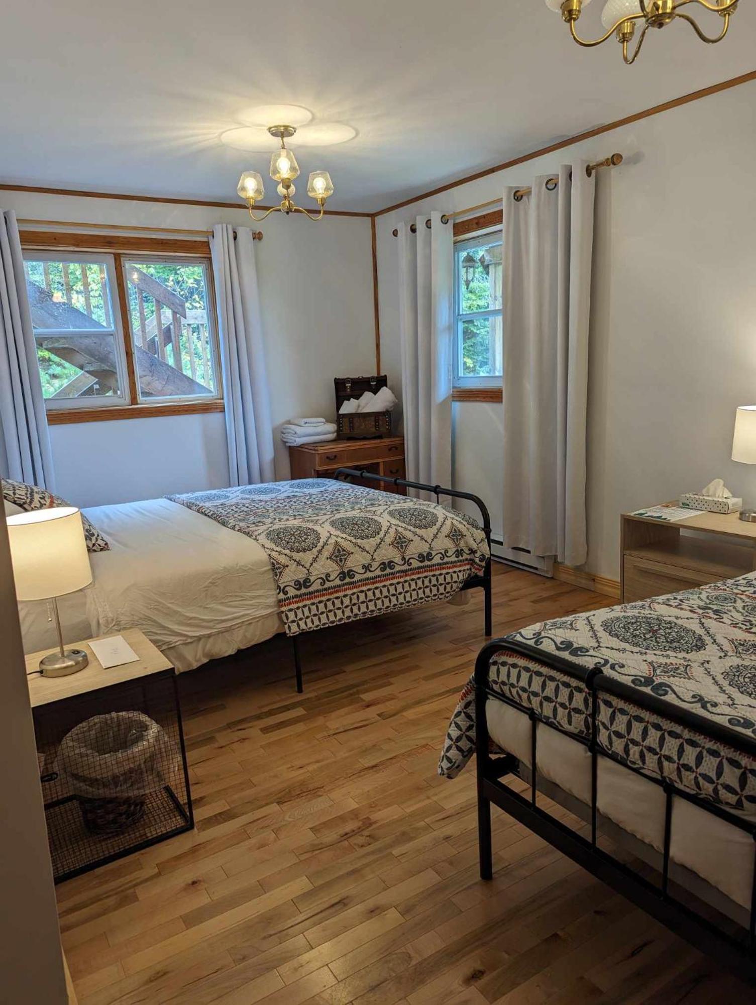 Auberge Carcajou Saint-David-de-Falardeau Zimmer foto